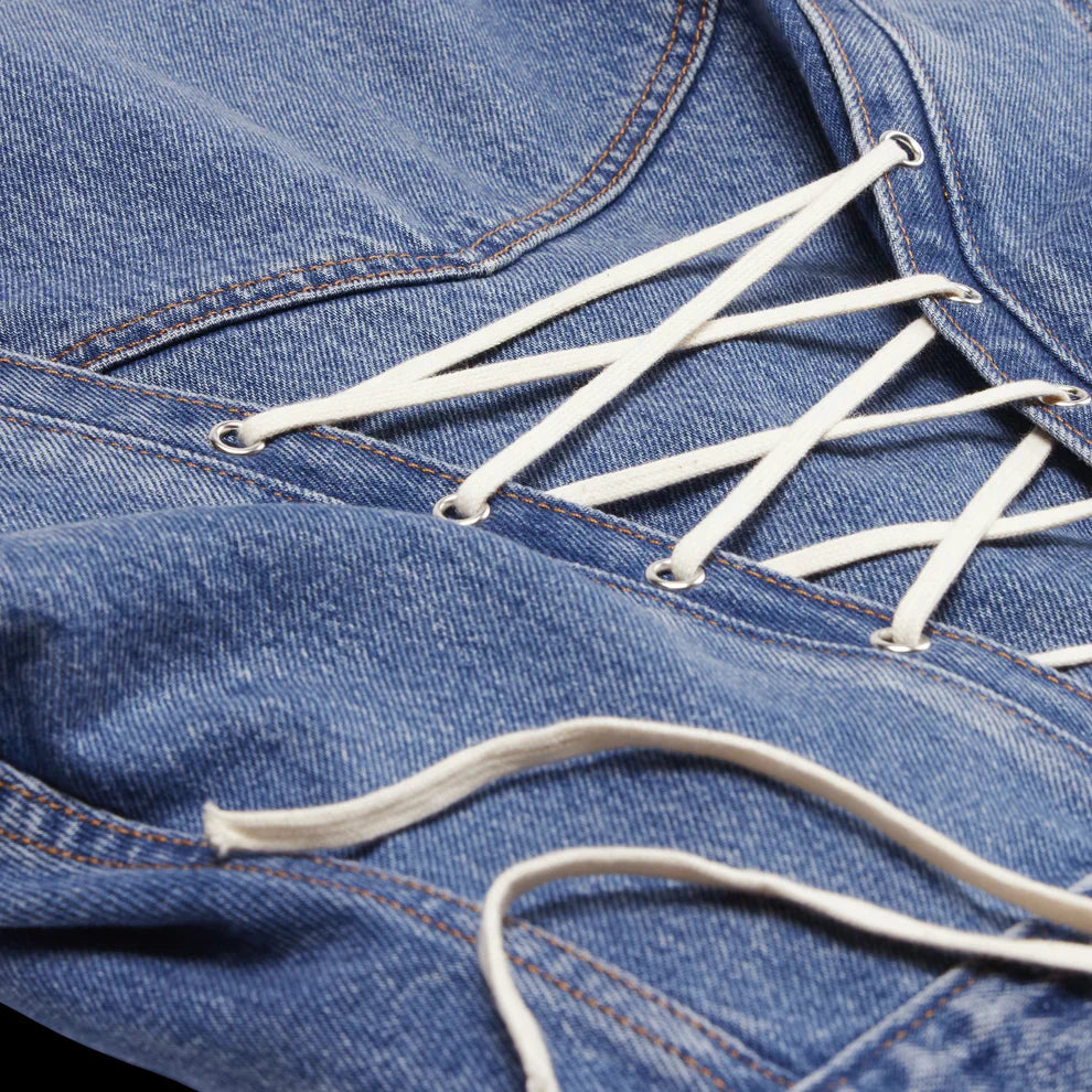 BEYONCÉ X LEVI’S® ‘90S SHRUNKEN TRUCKER LACED UP