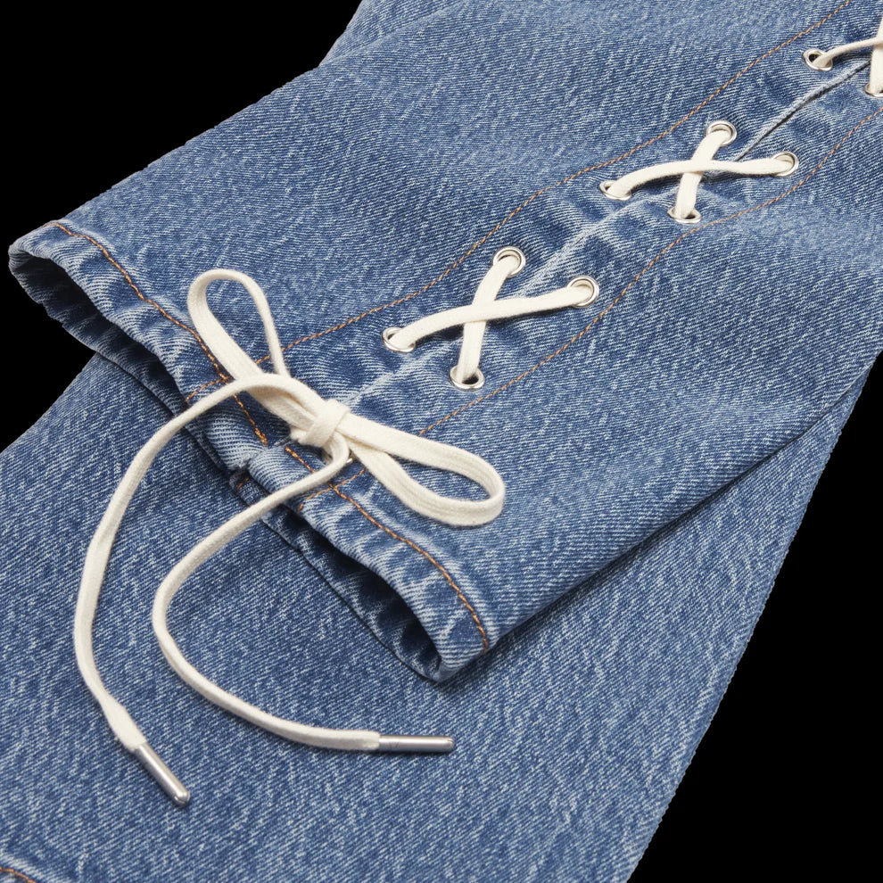 BEYONCÉ X LEVI’S® 501® CURVE LACED UP