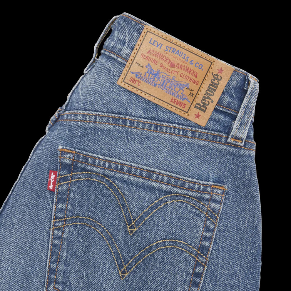 BEYONCÉ X LEVI’S® 501® CURVE LACED UP